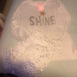 NWT - Women's Cream/Ivory.Gold Shine Pajama Set!